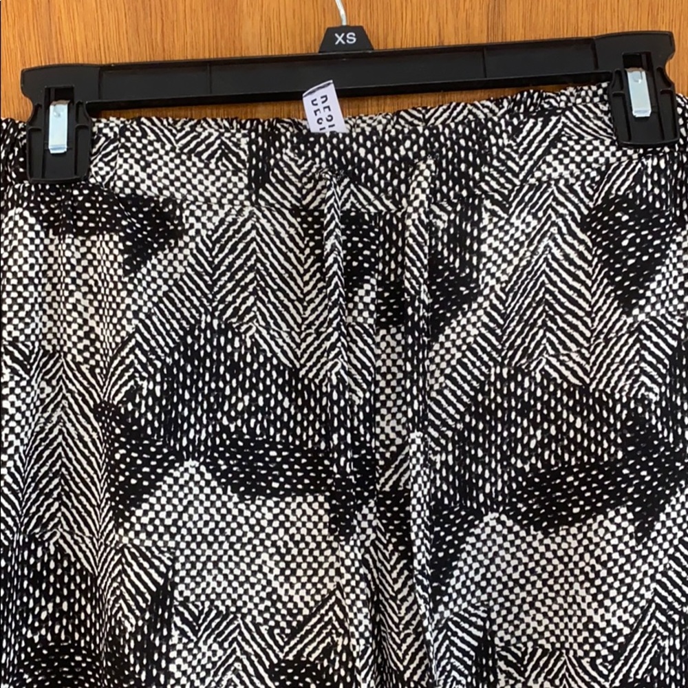 Woman’s pants - Picture 3 of 4